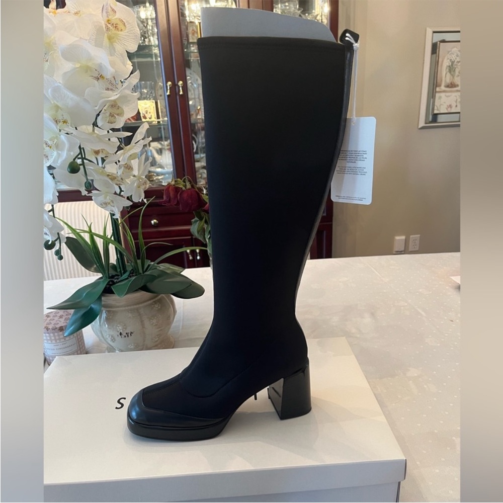 Chic Black Heeled Boots - Picture 2 of 7